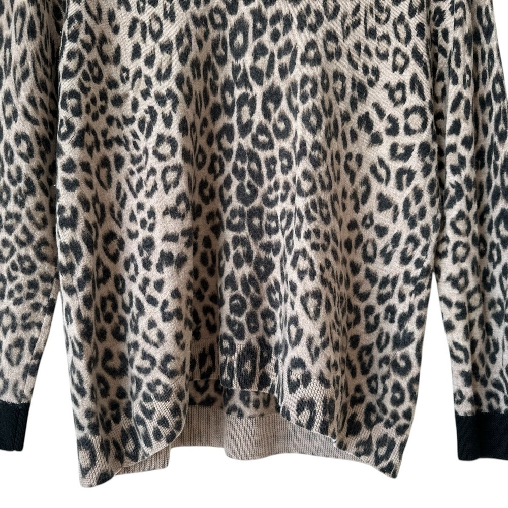 Gerard Darrel Paris 100% Merino Wool V-Neck Leopard Print Sweater - Picture 16 of 16